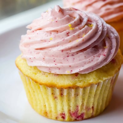 Strawberry Lemonade Cupcakes