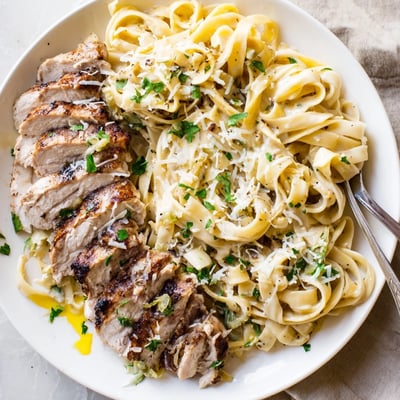 Creamy Garlic Chicken Pasta
